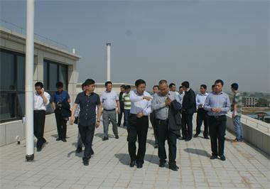 涇河新城管委會主任李益民一行來我項目視察指導(dǎo)工作