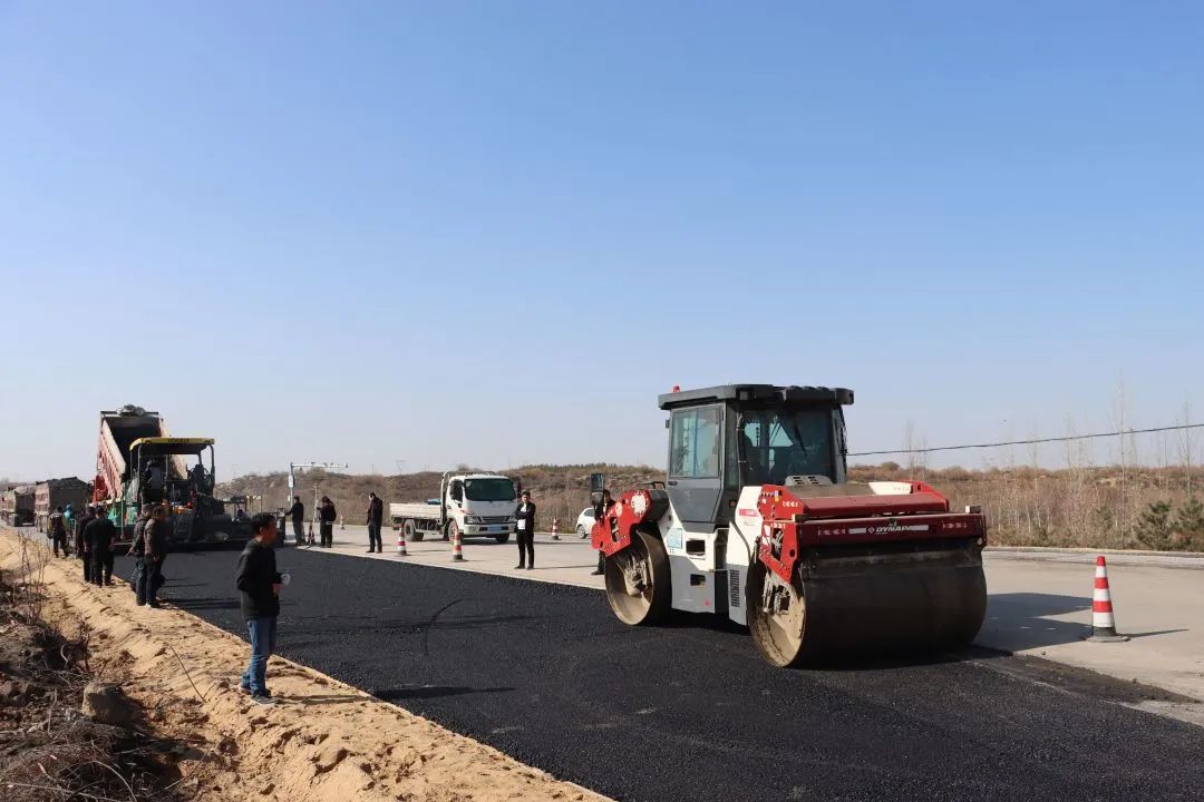 入冬不“打烊” 一線施工忙